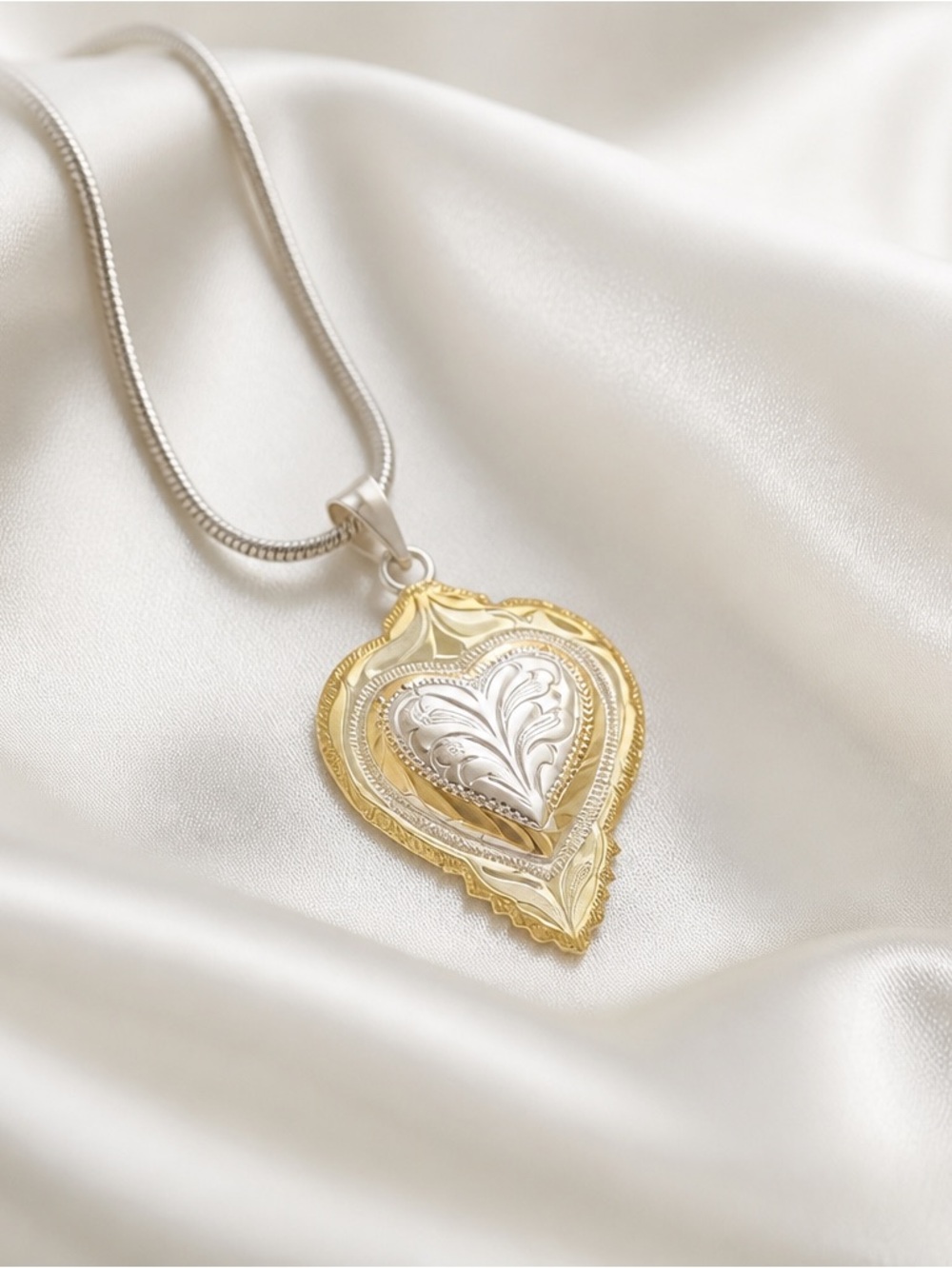 VTG Mexican Two Tone Sterling Silver & Gold Diamond Cut Heart Pendant Necklace